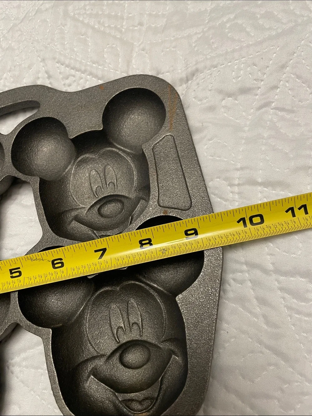 Vintage Tag Attached WALT DISNEY WORLD AT HOME Cast Iron Muffin Pan Collectible
